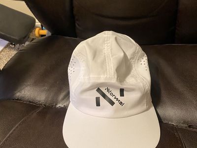 Nnormal running hat -adjustable