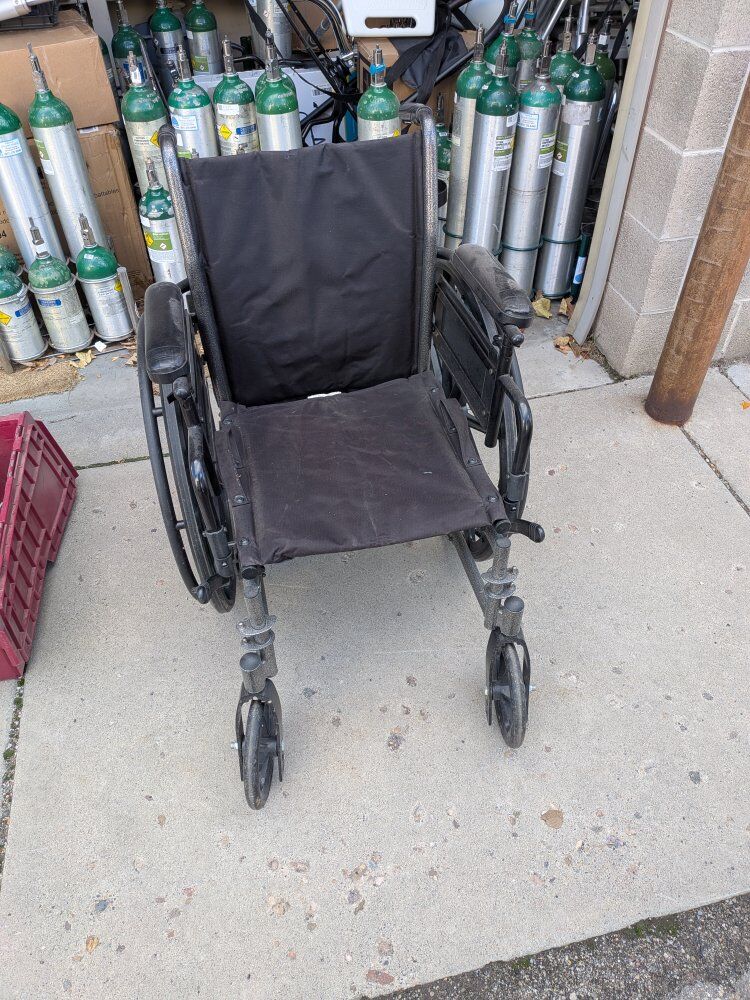 wheelchair 16x16