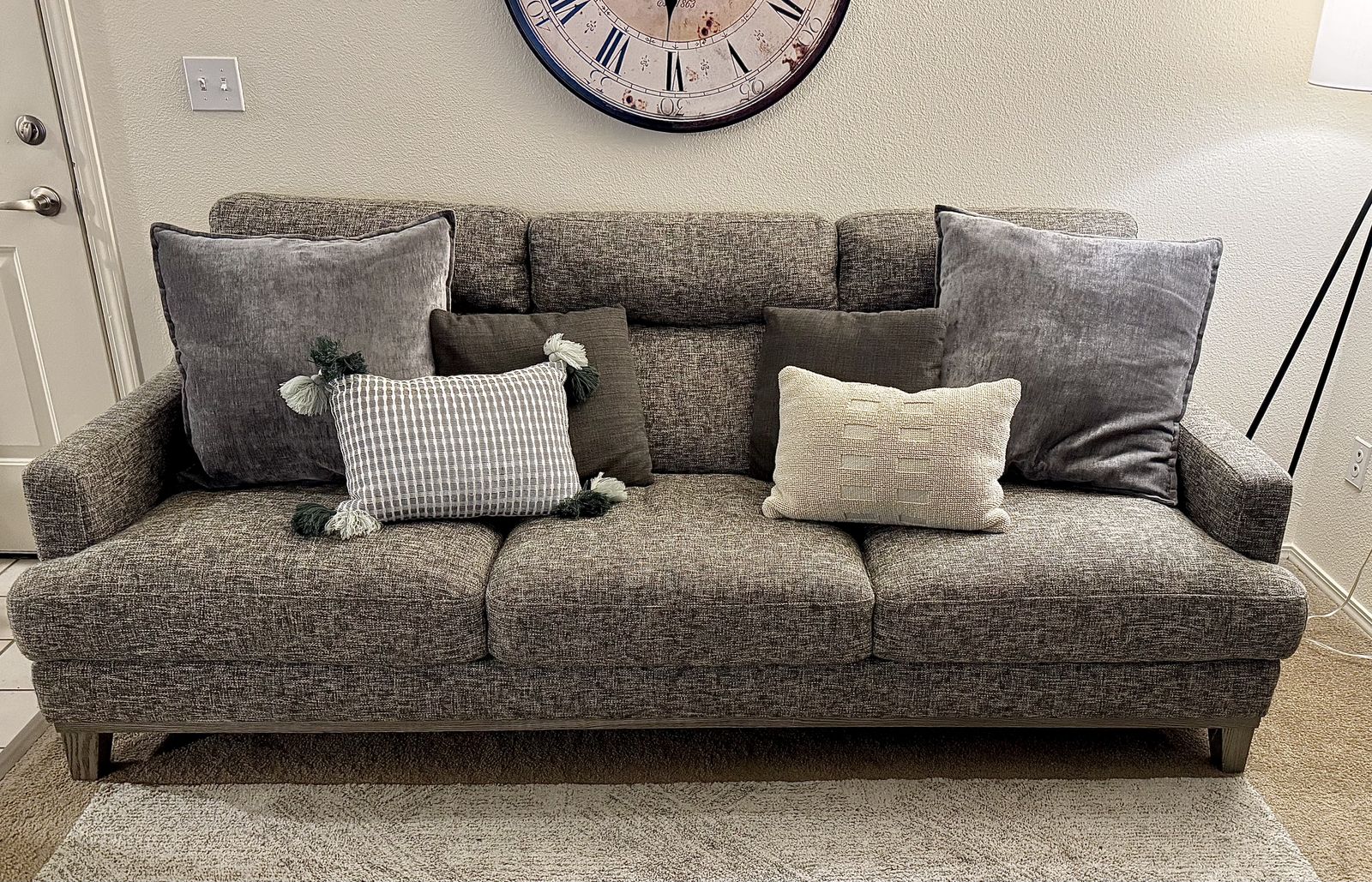 Classy and clean couch for sale