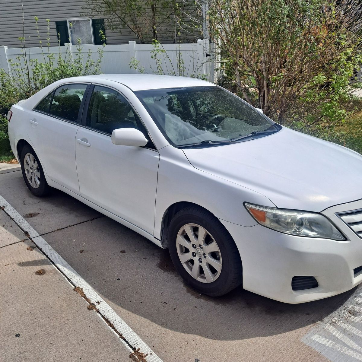 2011 TOYOTA CAMRY LE