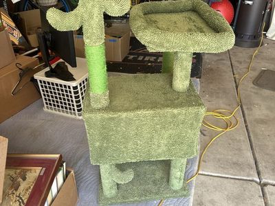 Green Cactus Multi-Level Cat Tree Tower with Scratching Posts