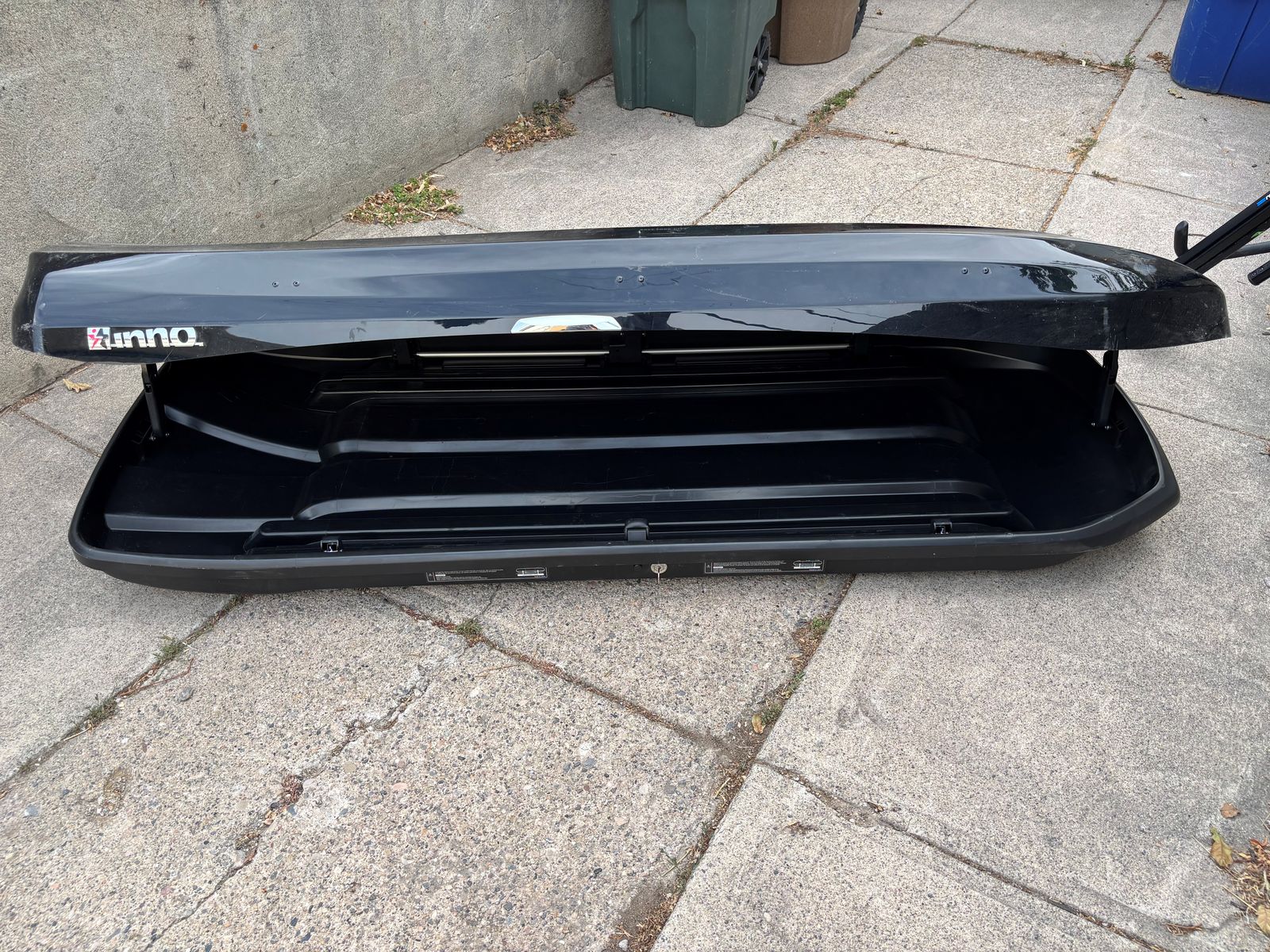 Inno Wedge 660 Roof Box
