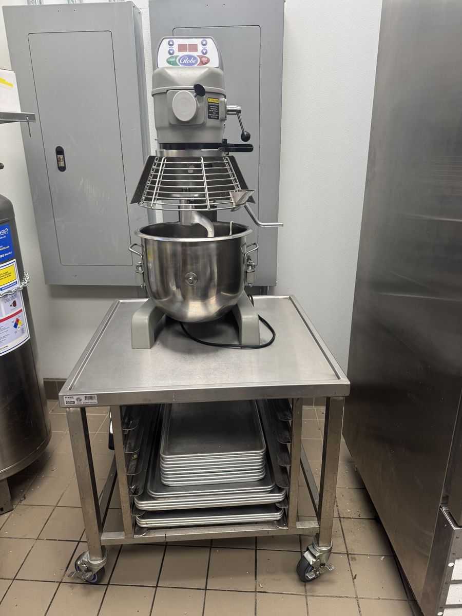 Commercial dough mixer like new.