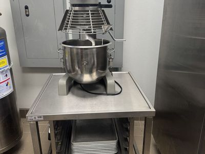 Commercial dough mixer like new.