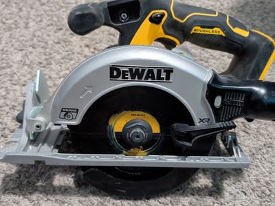 6 1/2" DeWalt Cordless Circular Saw