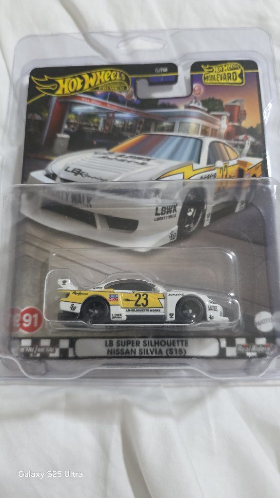 Hot Wheels Premium Boulevard LB Super Silhouette Nissan Silvia (S15) White/Yellow #91 Diecast Car