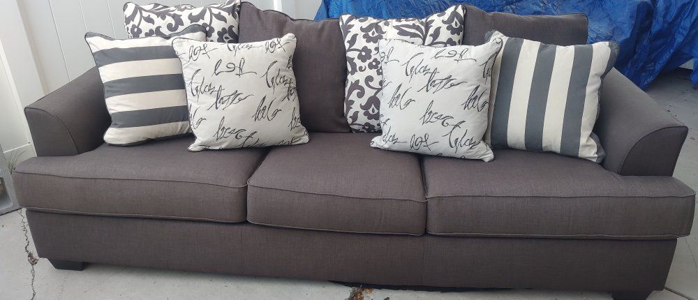 Gray Sofa with Decorative Pillows – Great Conditio
