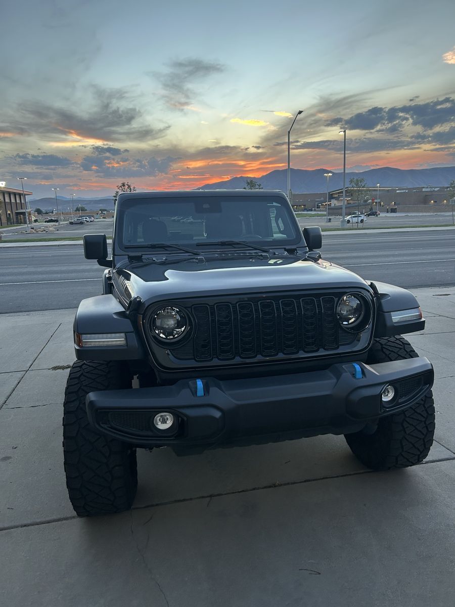 2024 Jeep Wrangler Willys