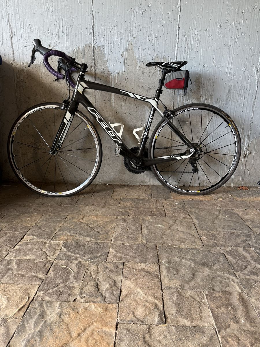 2013 Felt Z5 carbon fiber road bike size medium