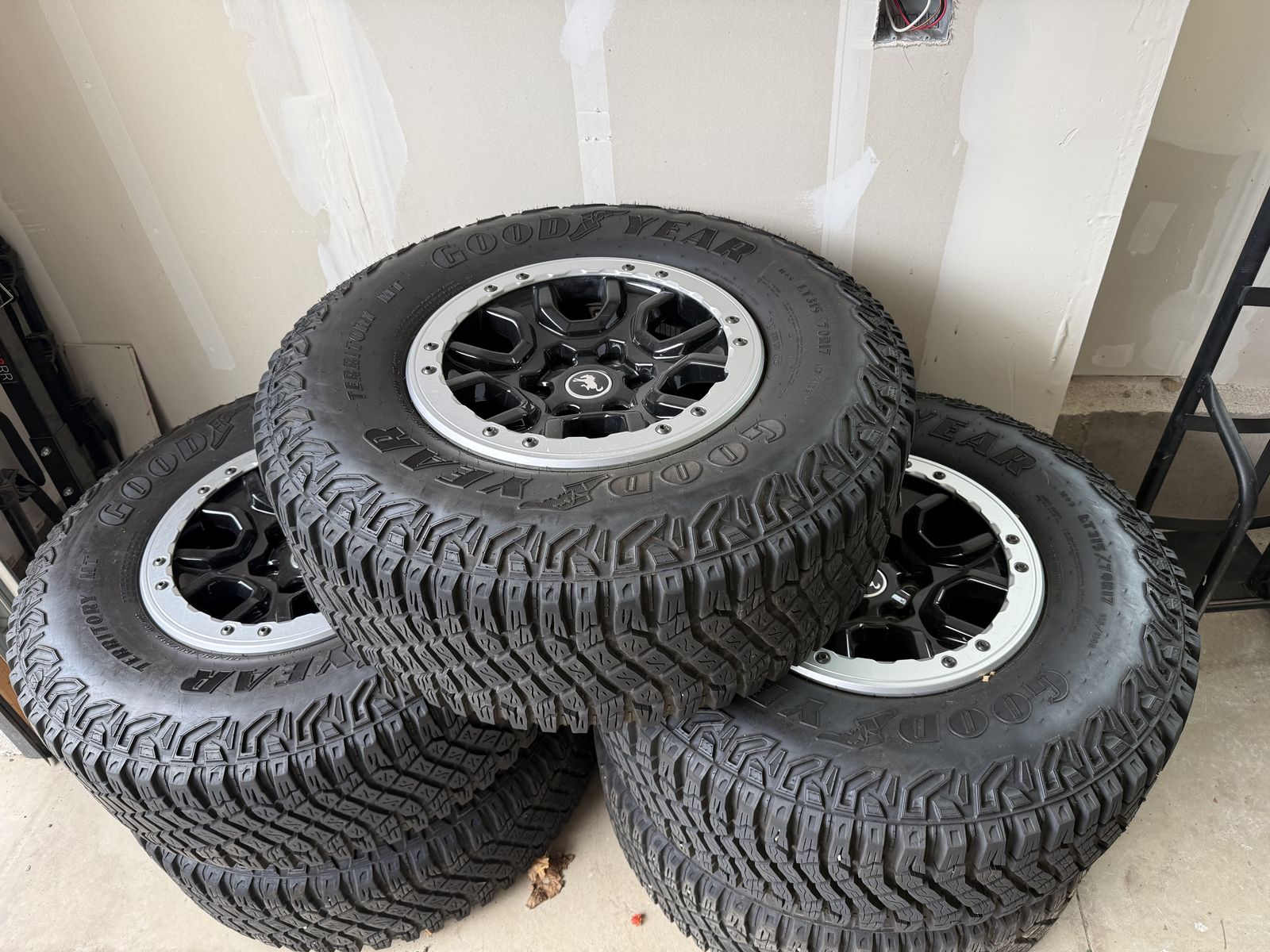 5 Bronco Sasquatch wheels 4 Tires W/TPMS