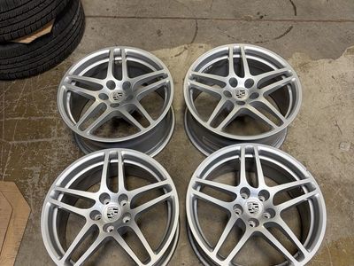 OEM PORSCHE MACAN Wheels 18” Staggered Set