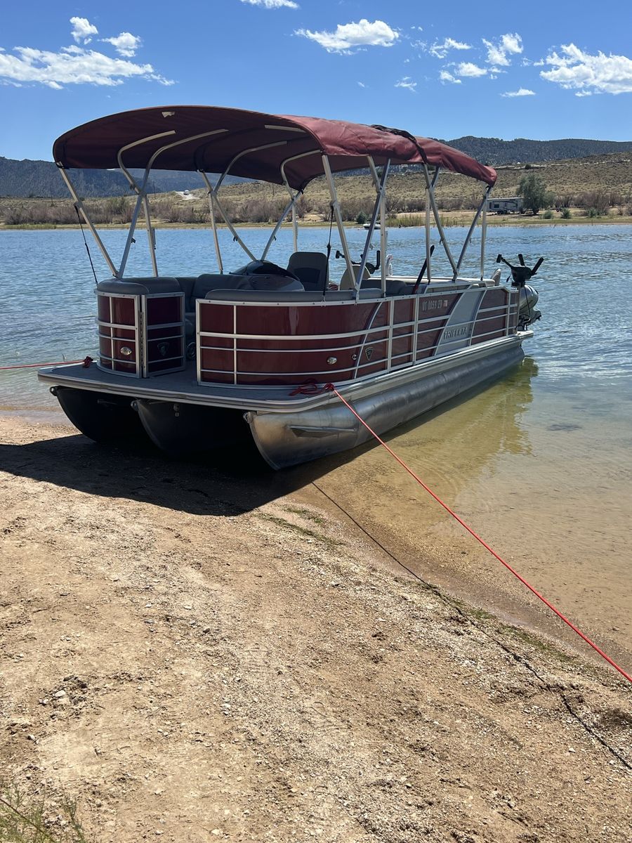 Pontoon boat 2019 trifecta READY TO GO