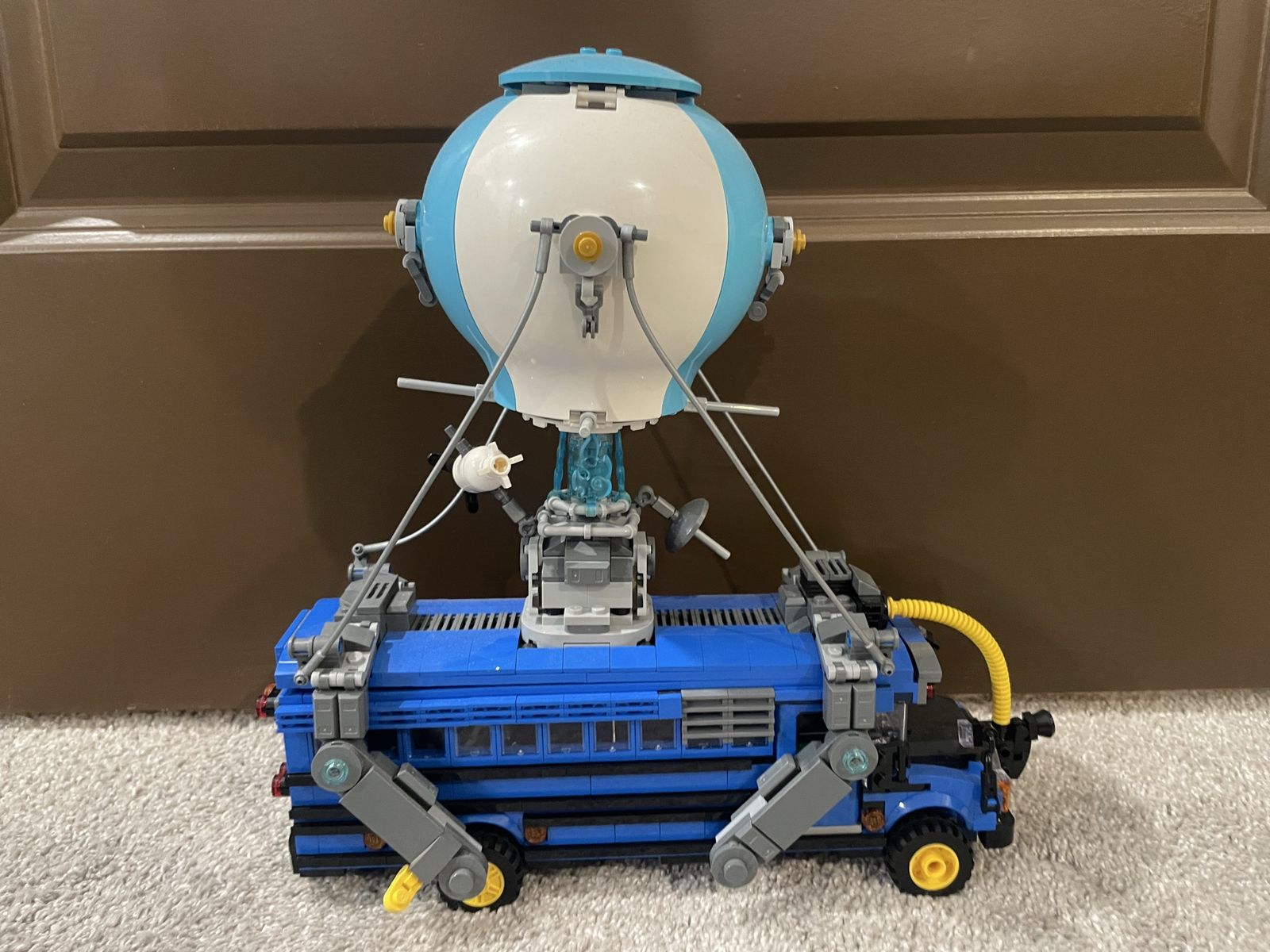 LEGO Fortnite Battle Bus 77073 FULL SET