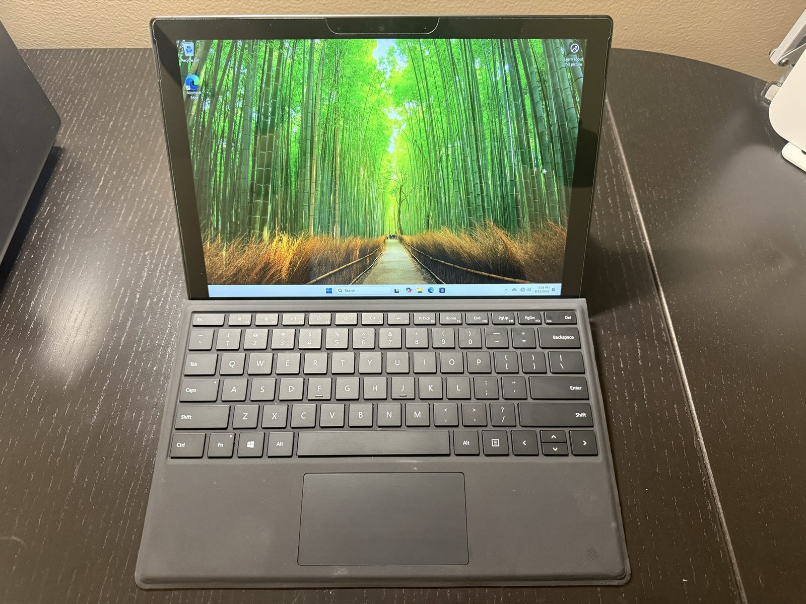 Microsoft Surface Pro – Core i5, 8GB RAM, 256GB SSD & Windows 11 Pro