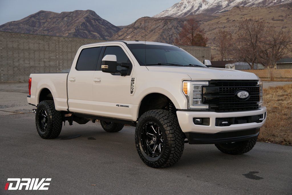 2017 Ford F-350 Super Duty Platinum