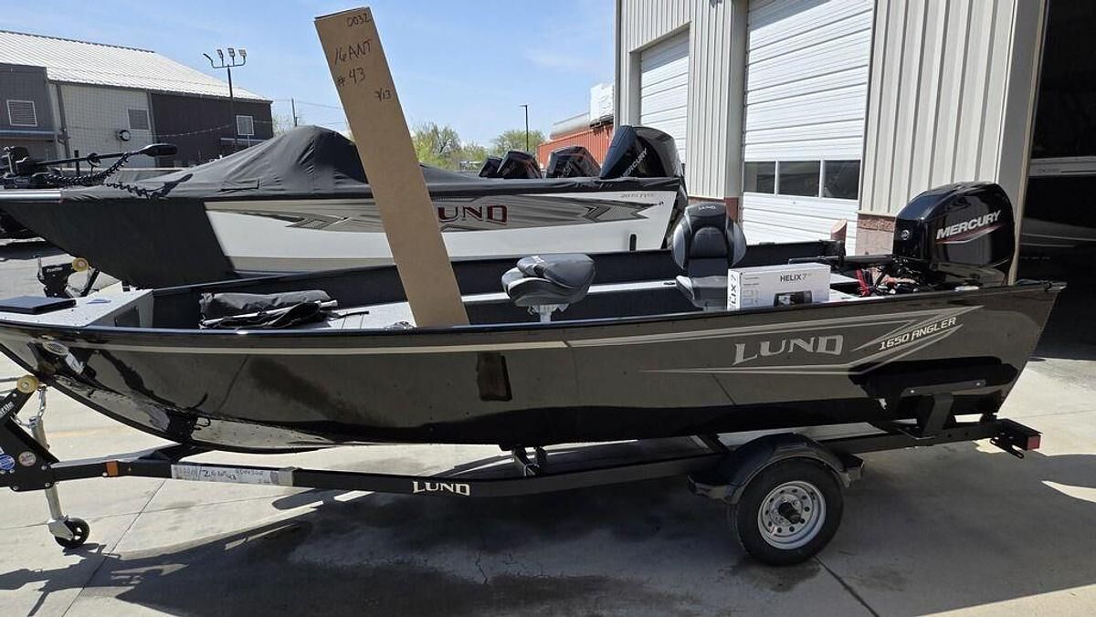 2025 Lund 1650 Angler Tiller