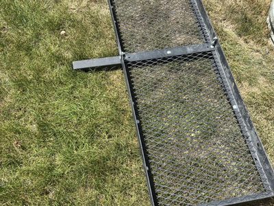 Hitch rack cargo carrier