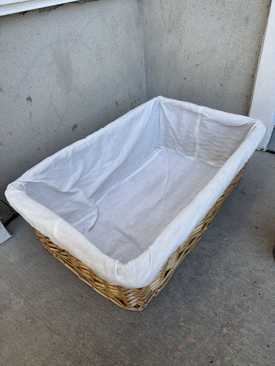 Large Wicker Storage Basket with Removable White Fabric Liner