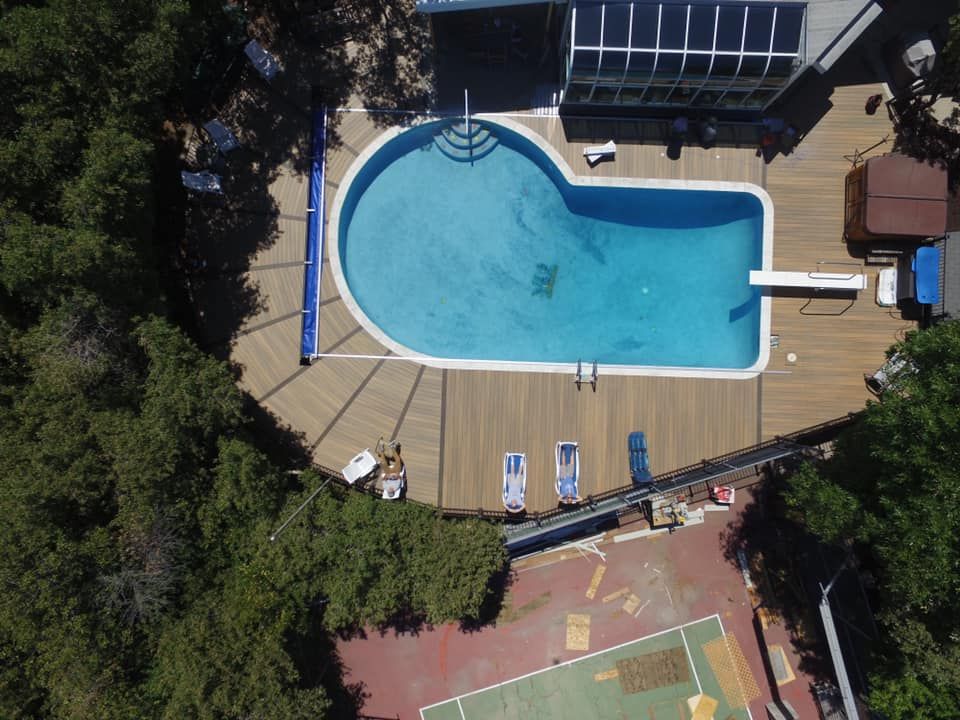 Main image 6