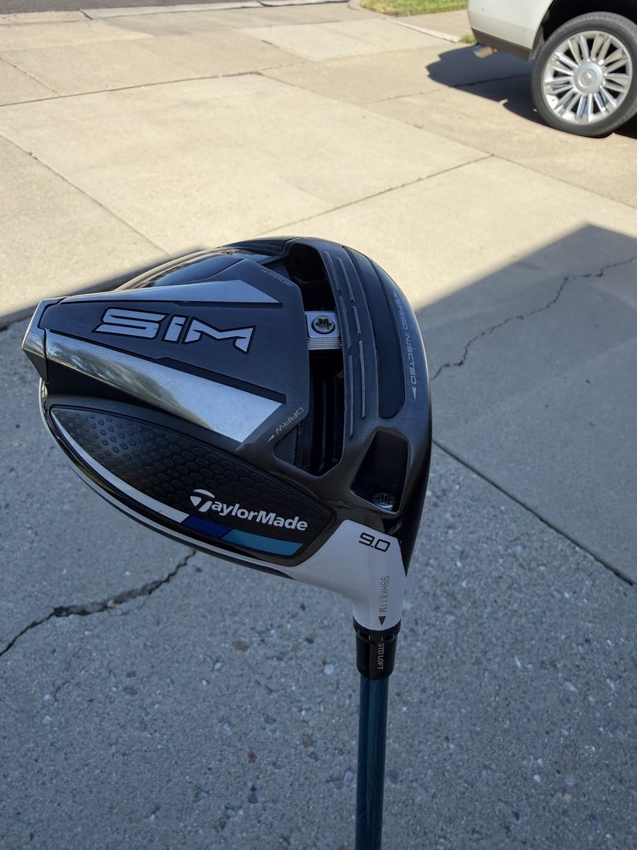 TaylorMade SIM Driver 9.0 Degree Stiff Flex with Headcover