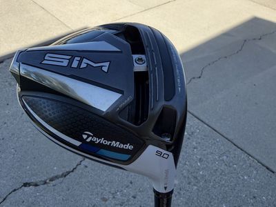 TaylorMade SIM Driver 9.0 Degree Stiff Flex with Headcover