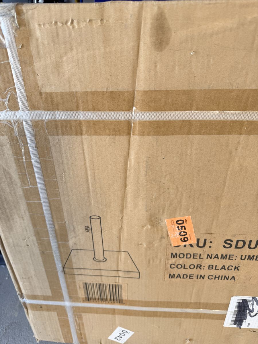 40lb Square umbrella stand.