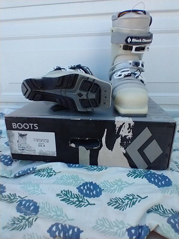 Black Diamond Ladies  telemark boots
