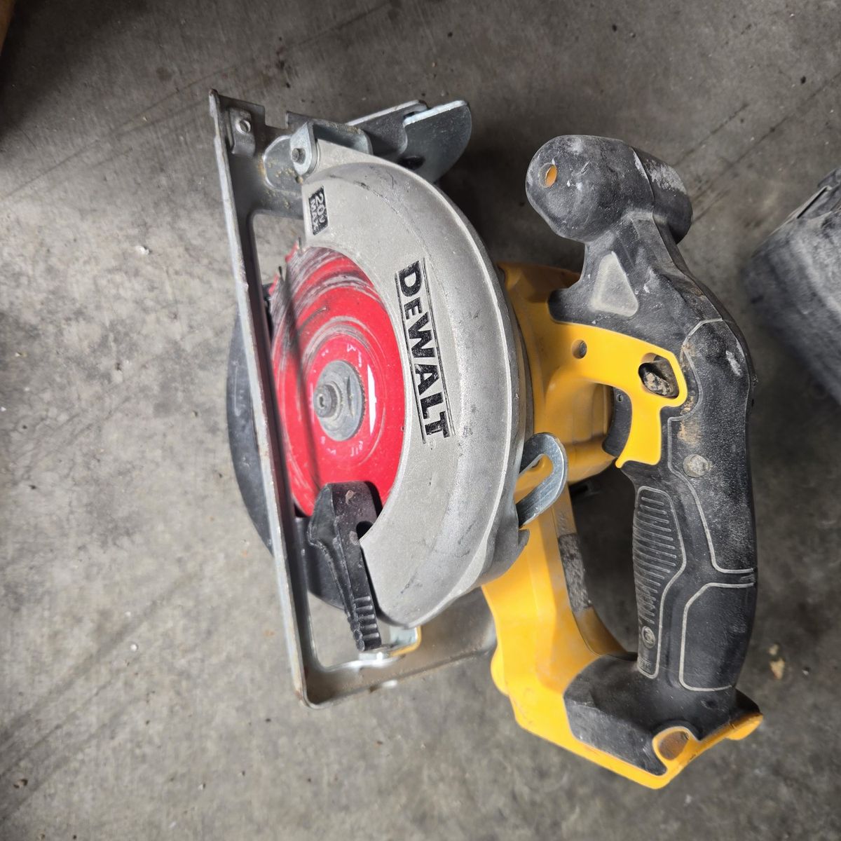 dewalt 6 1/2 in circular saw