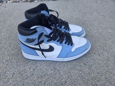 Air Jordan 1 Retro High OG 'University Blue' – Size 10.5 Shoes