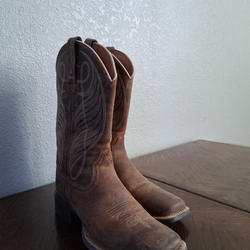 Women’s Brown Square Toe Cowboy Boots – Size 7