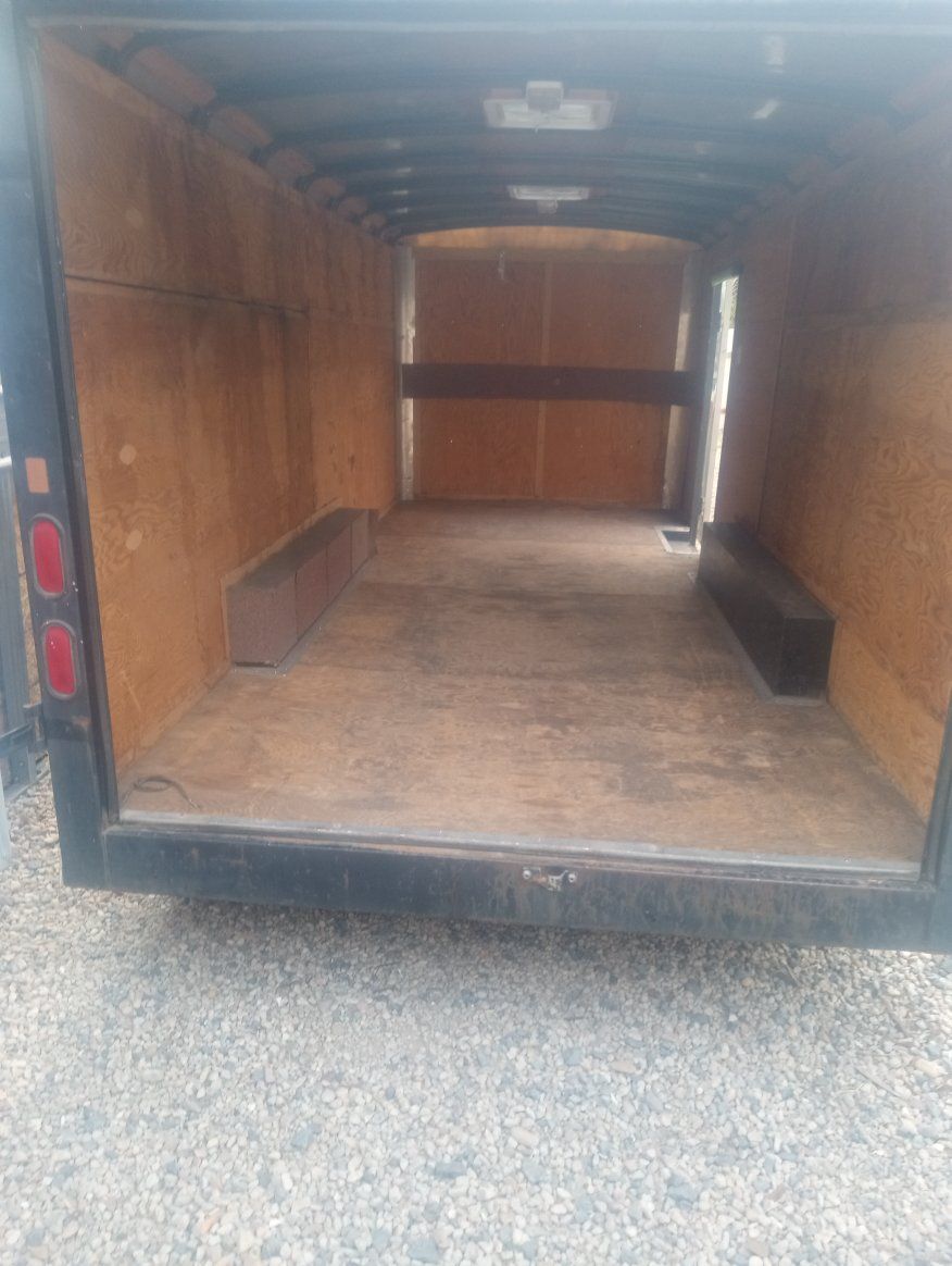 Main image 6