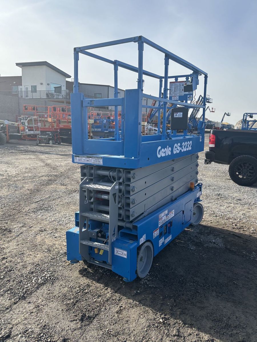 2016 Genie GS-3232 Scissor Lift | 195 Hours | ID 4102