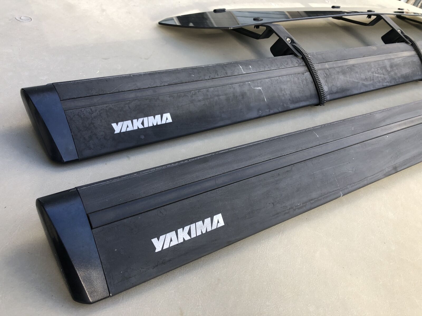 Yakima JetStream roof rack bars