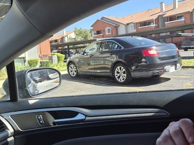 2011 FORD TAURUS