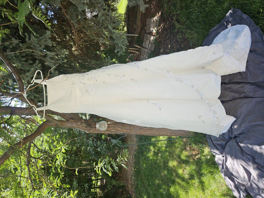 Ivory Wedding Dress