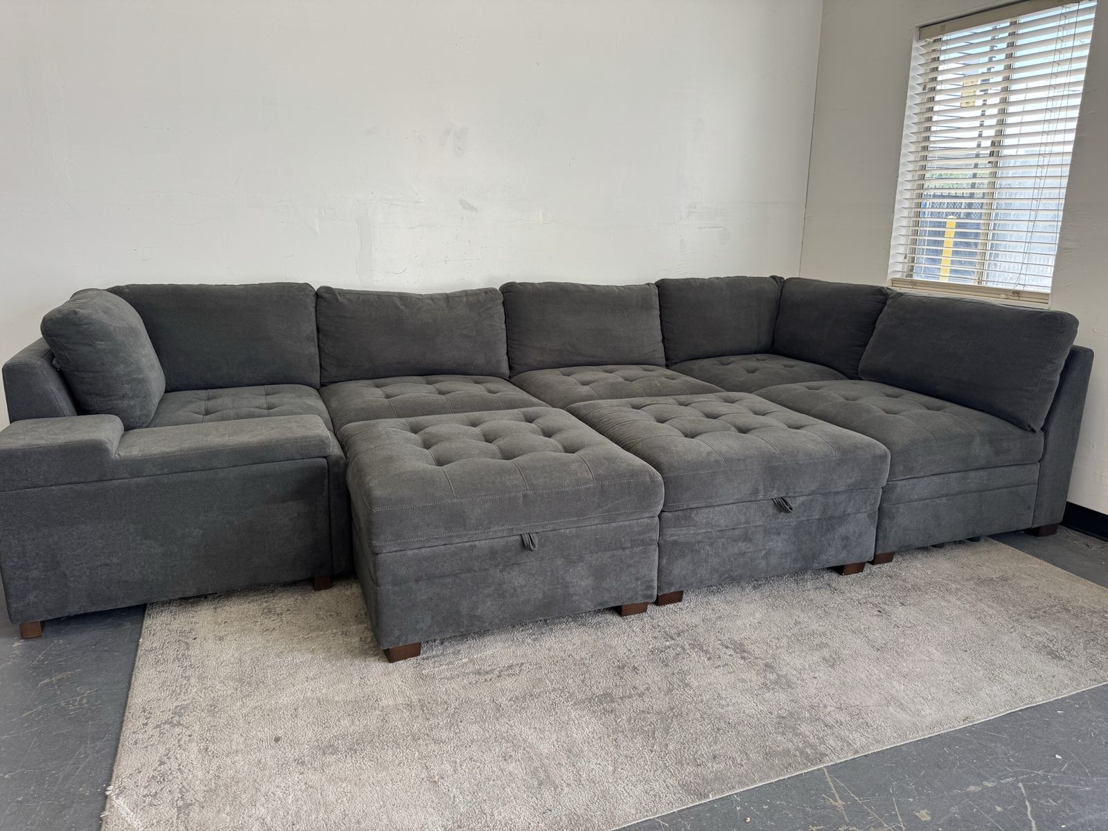 GRAY COSTCO TISDALE MODULAR SECTIONAL COUCH & 2 OTTOMANS  