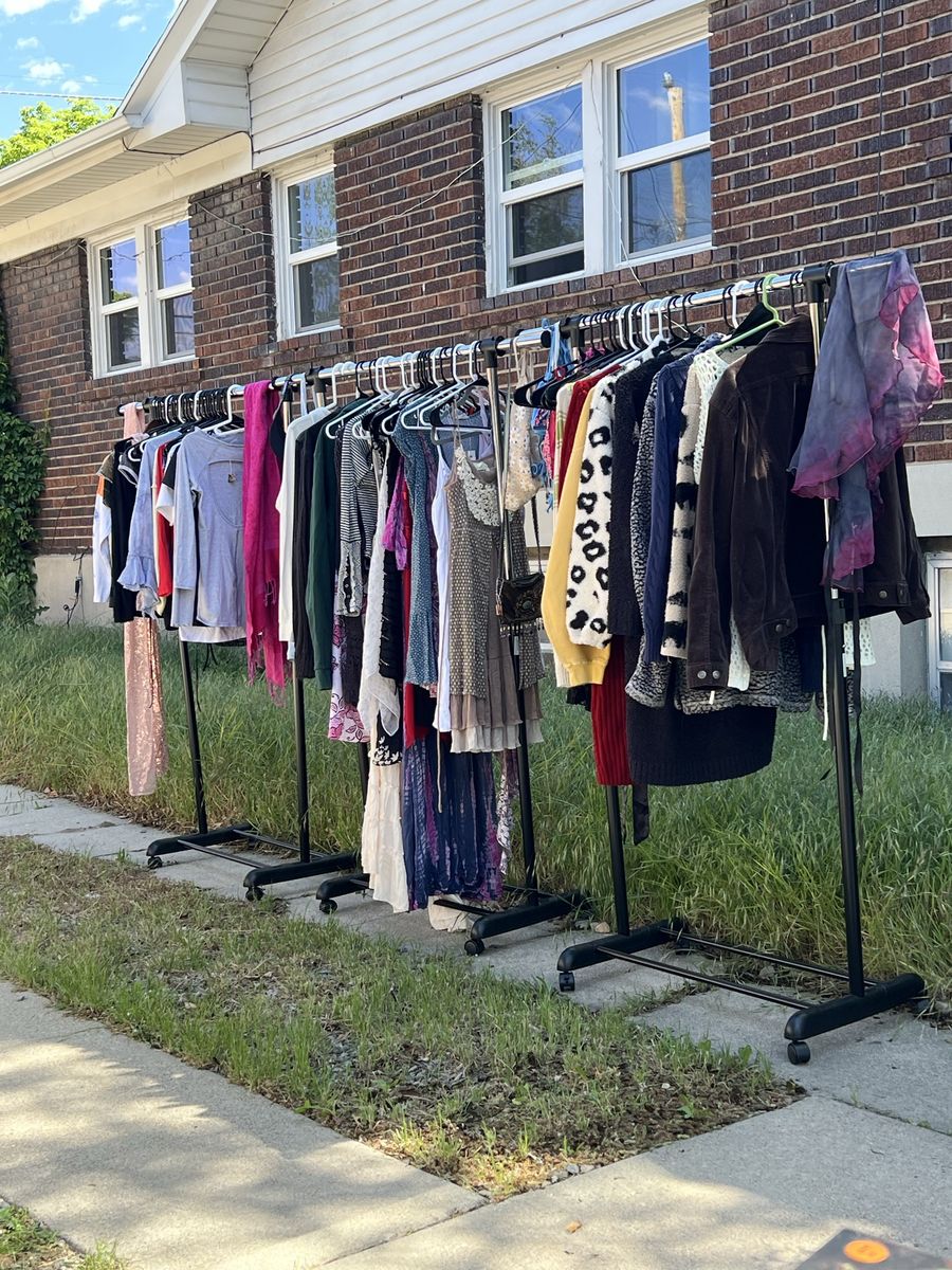 Y2K Thrift Yard Sale!