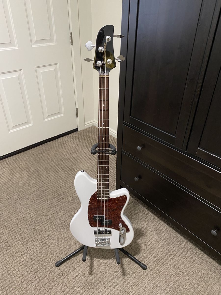 Ibanez bass excellent condition