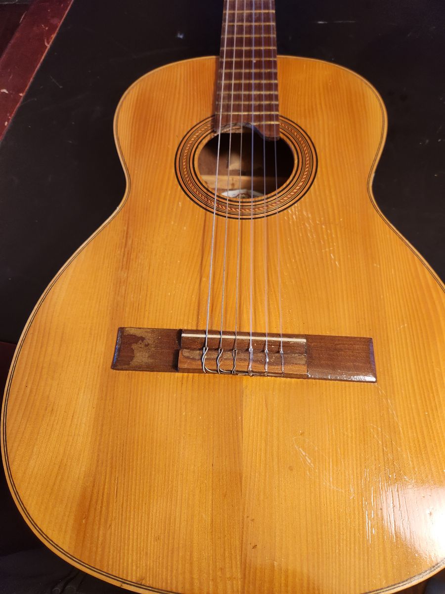 Gorgeous "Made in Spain" classical guitar and soft case.  READ DESCRIPTION