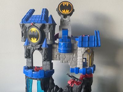 Imaginext DC Super Friends Wayne Manor Batcave Playset