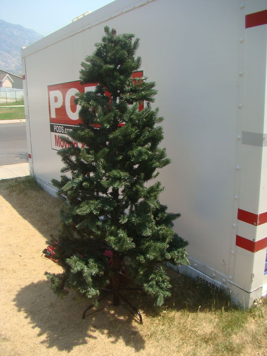 Artificial Christmas Tree - 6ft Green Sectional Tree with Stand and Storage Bag