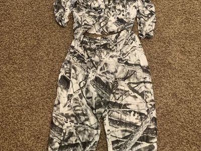 Game Hide Camo Two-Piece Hooded Snow Camo Outfit XL Black and White