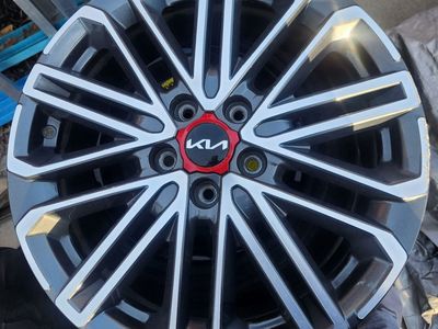 2024 KIA FORTE GT LINE 18" Wheel