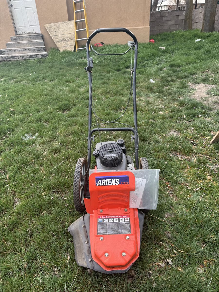 Ariens 22” ST622 A String Trimmer 6 HP Engine