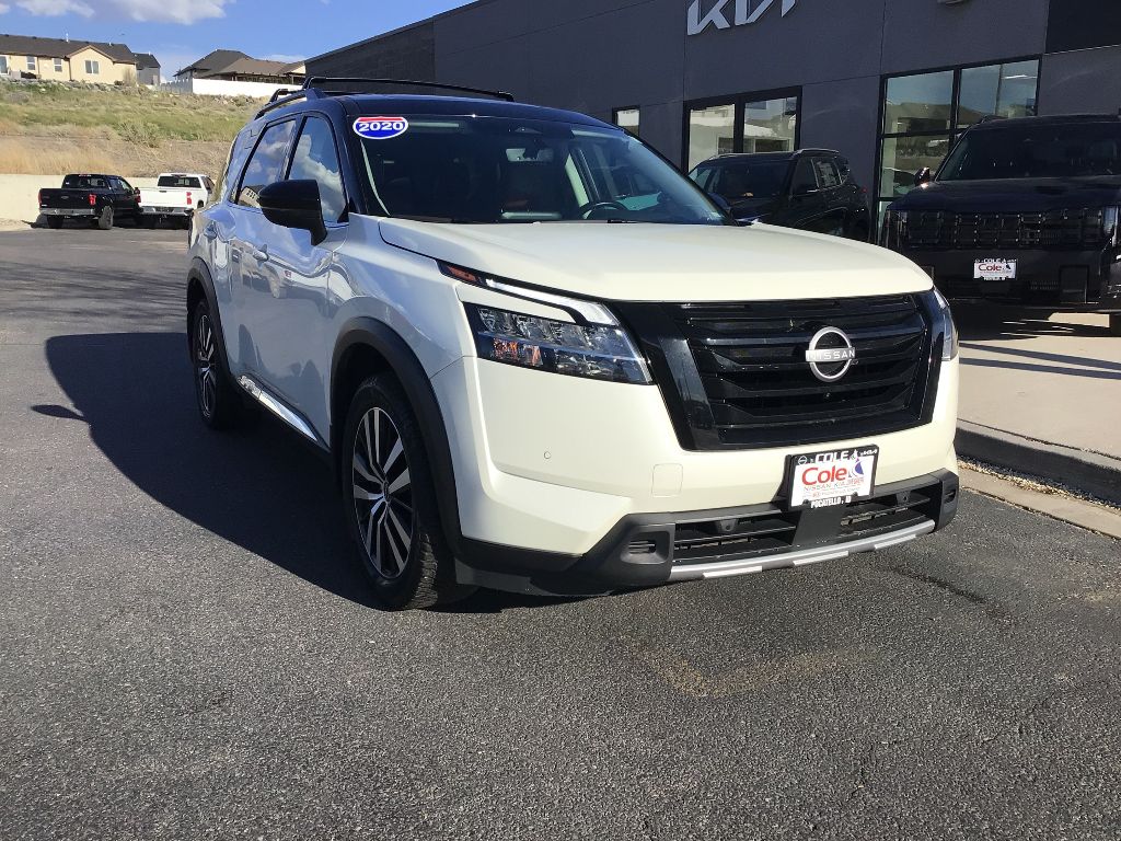 2023 Nissan Pathfinder Platinum