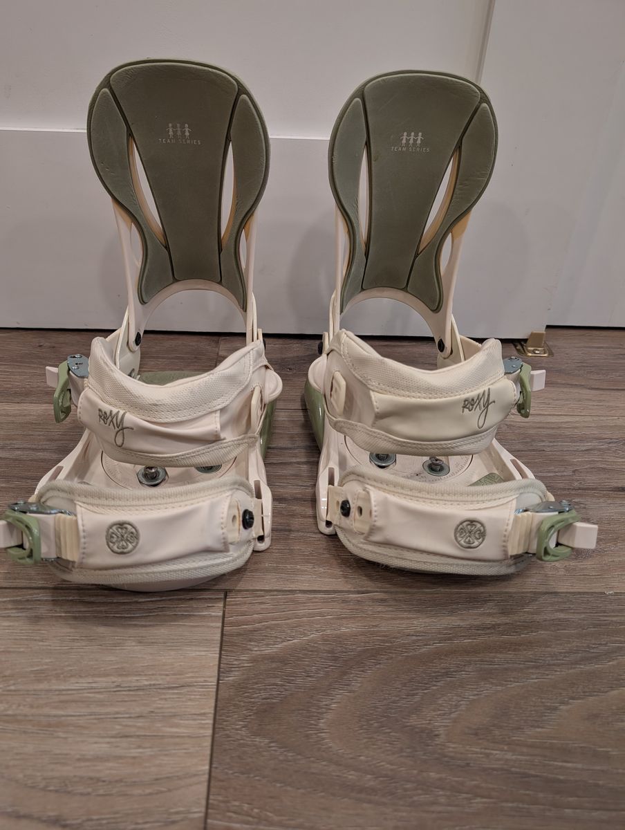 Roxy Snowboard Bindings M/L