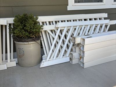 Used White Vinyl Railing