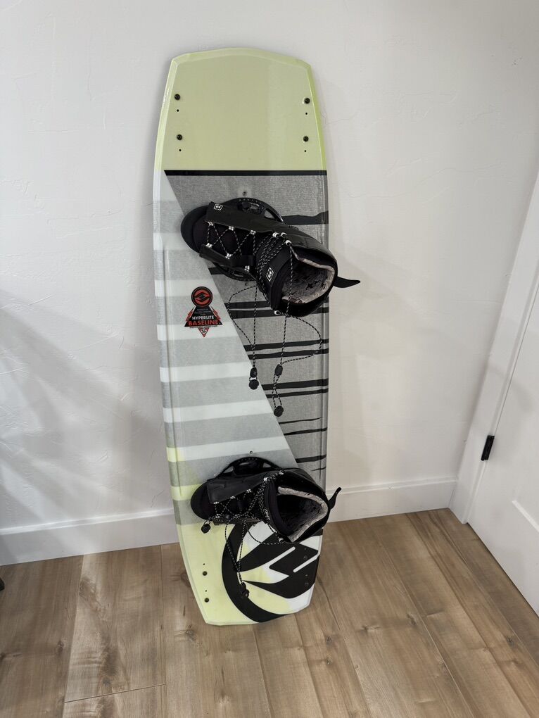 Hyperlite Baseline Wakeboard w/ Bindings & Bag