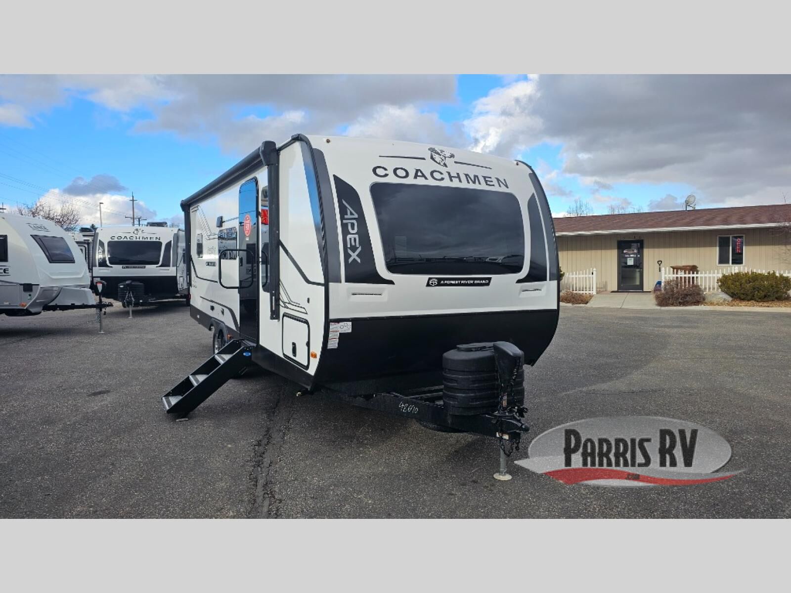 New 2025 Coachmen RV Apex Ultra-Lite 241BHS