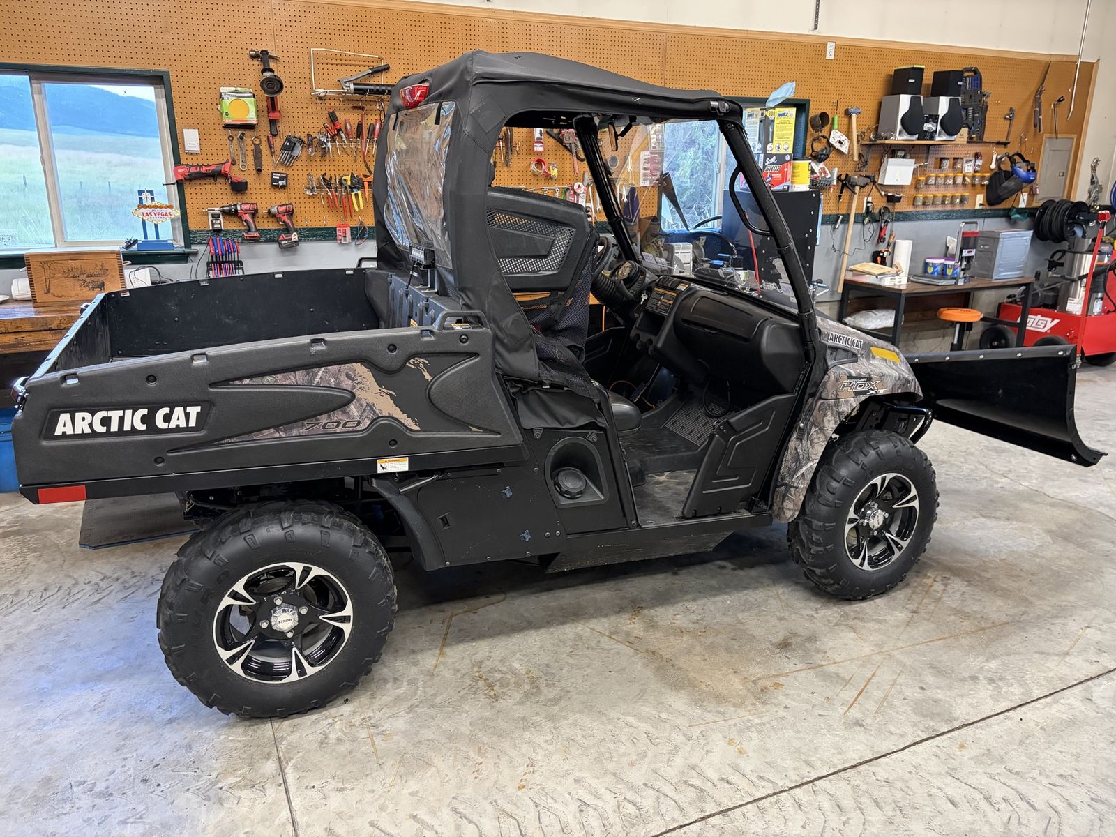 2015 Arctic cat wildcat 700 in new condition
